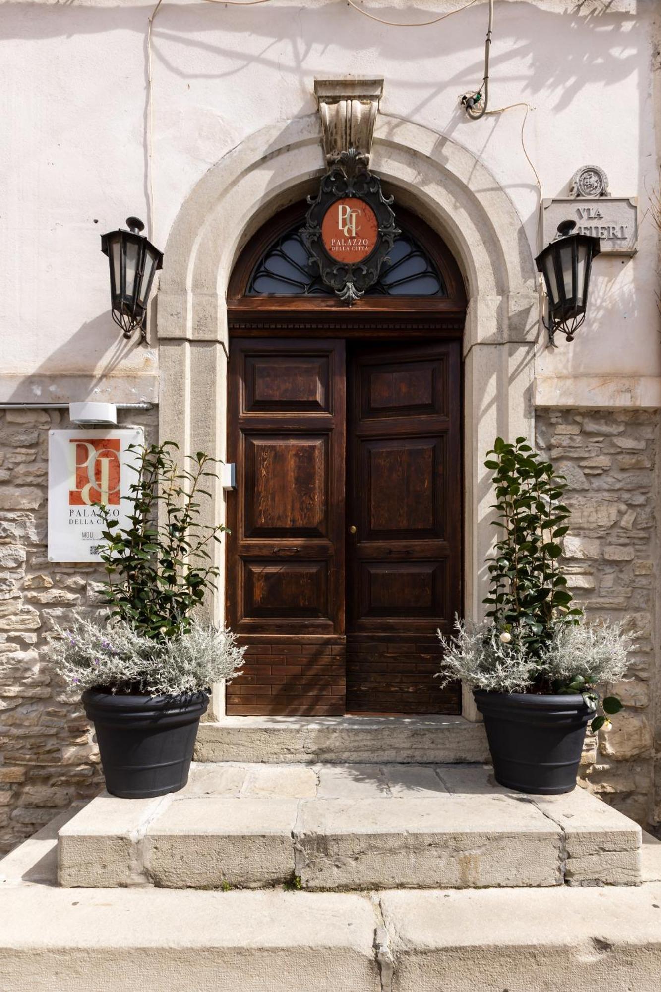 Palazzo Della Citta Agnone Exterior foto